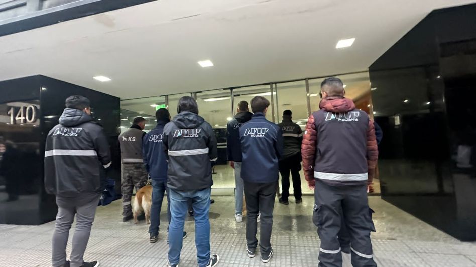 Allanaron "la mayor cueva de la city porteña" y encontraron evidencia de operaciones ilícitas
