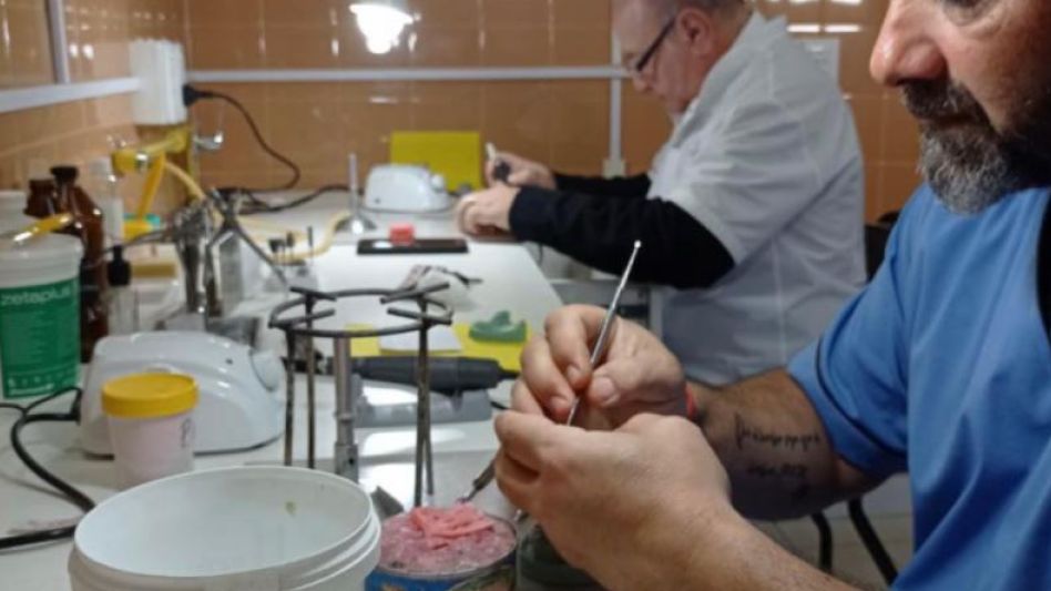 En dos años se habilitaron 15 laboratorios públicos de prótesis dentales en hospitales bonaerenses