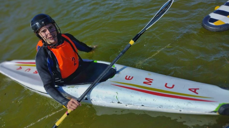 Joaquín Zapata participará de la Copa Internacional 2023 en la disciplina Kayak Polo. Foto: gentileza Prensa Municipal.
