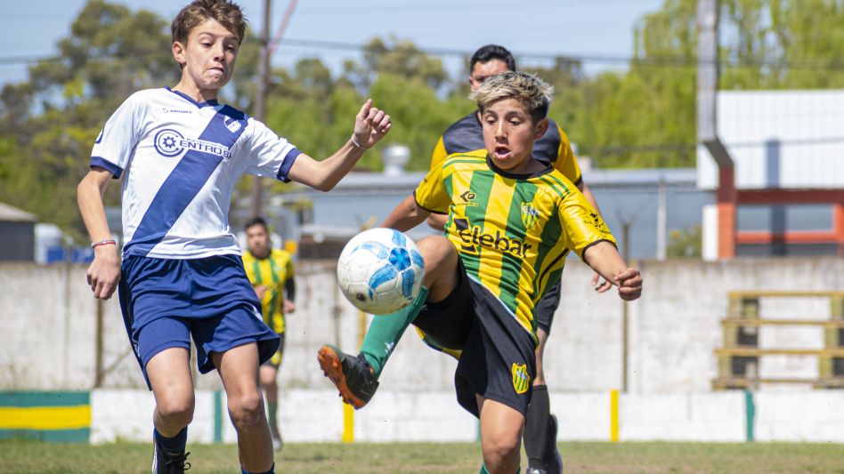 Sportivo Piazza recibió a Cemento Armado por la décima fecha del Torneo Clausura. Foto: Nicolás Murcia.
