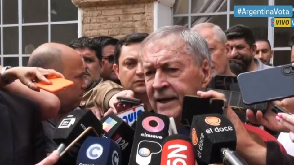Juan Schiaretti votó en Córdoba y se diferenció de "los candidatos de la grieta"