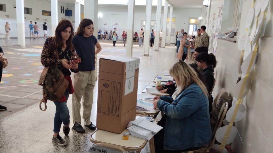 En Azul votó el 76% del electorado