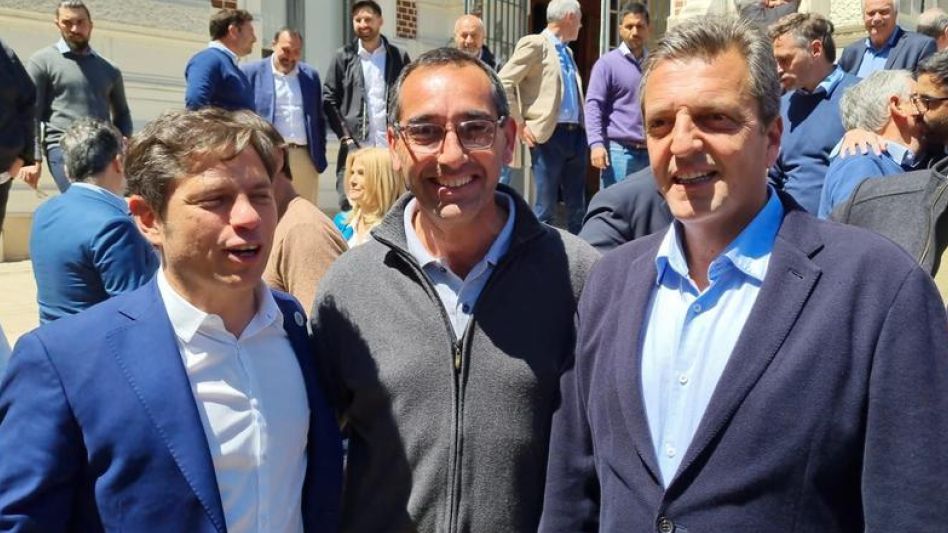 Nelson Sombra participó ayer de la reunión que mantuvieron intendentes electos de Unión por la Patria con el gobernador Axel Kicillof y el candidato a presidente Sergio Massa. FOTOS PRENSA GOBERNACIÓN