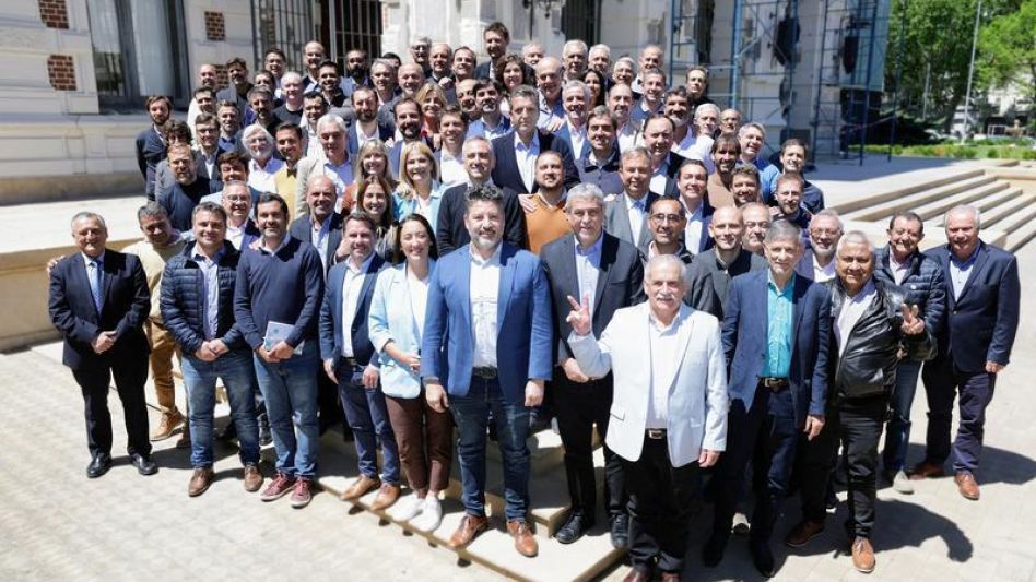 Nelson Sombra participó de un encuentro con Kicillof   y Massa junto a otros intendentes electos bonaerenses