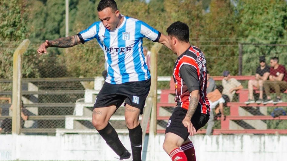 El delantero de Sarmiento de Tapalqué Pablo Fittipaldi es uno de los refuerzos de Piazza para el Torneo Regional Federal Amateur. Foto: archivo - El Tiempo.