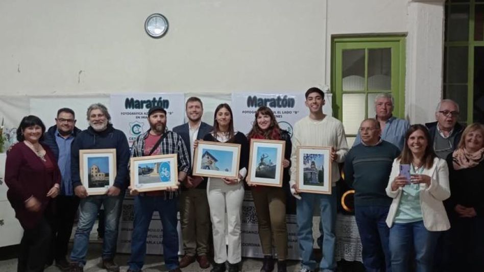 Los ganadores del concurso de fotografía que se realizó a beneficio del Hogar Sagrado Corazón. GENTILEZA GLADYS BASUALDO 