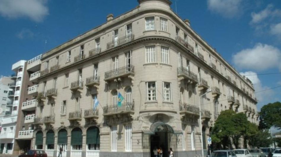 Desde ADUNCe y ATUNCPBA, gremios que nuclean a docentes y no-docentes, se dio a conocer un documento que sienta postura frente al balotaje del 19 de noviembre. 