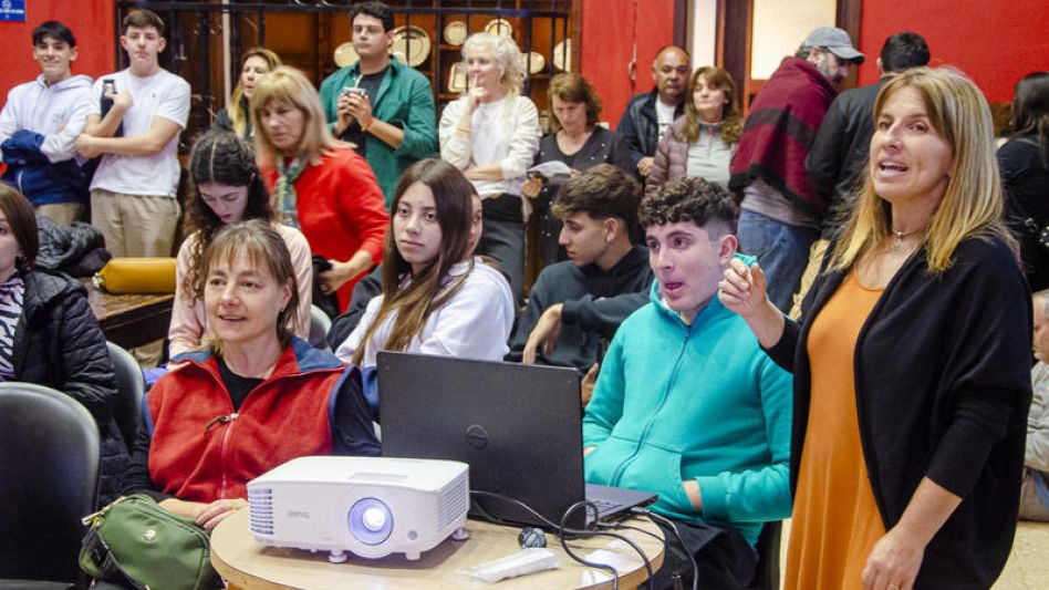 Días atrás, integrantes del Club de la Lavanda -encabezados por su impulsora; Ximena Bengolea- recibieron un contingente de más de 60 personas del Instituto Parroquial Sagrada Familia de Realicó.