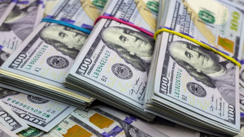 El dólar blue terminó la semana en baja a $920