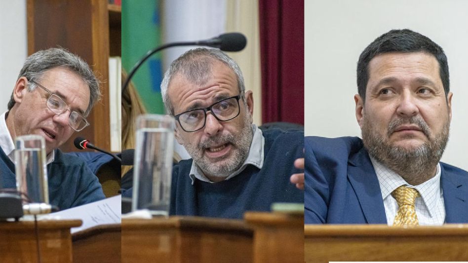 Los concejales Ramiro Ortíz (PRO), Joaquín Propato (Unión por la Patria-Peronismo 26 de Julio) y Alejandro Vieyra (Nuevo Azul) cruzaron posturas en la última sesión ordinaria. NACHO CORREA