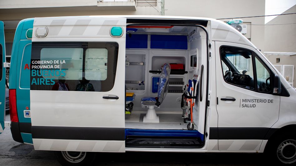 La Provincia entregó dos ambulancias para Azul