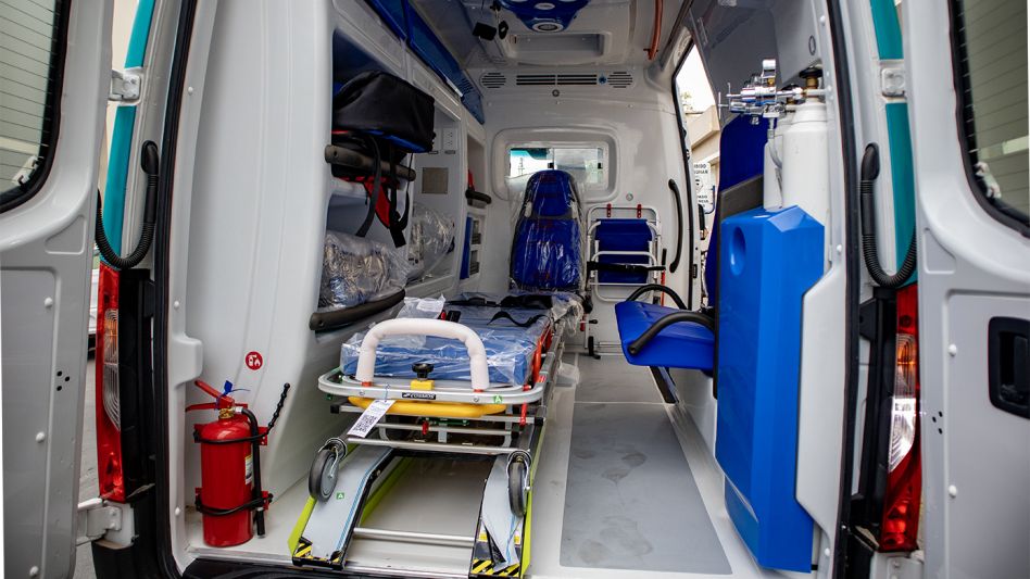 La Provincia entregó dos ambulancias para Azul