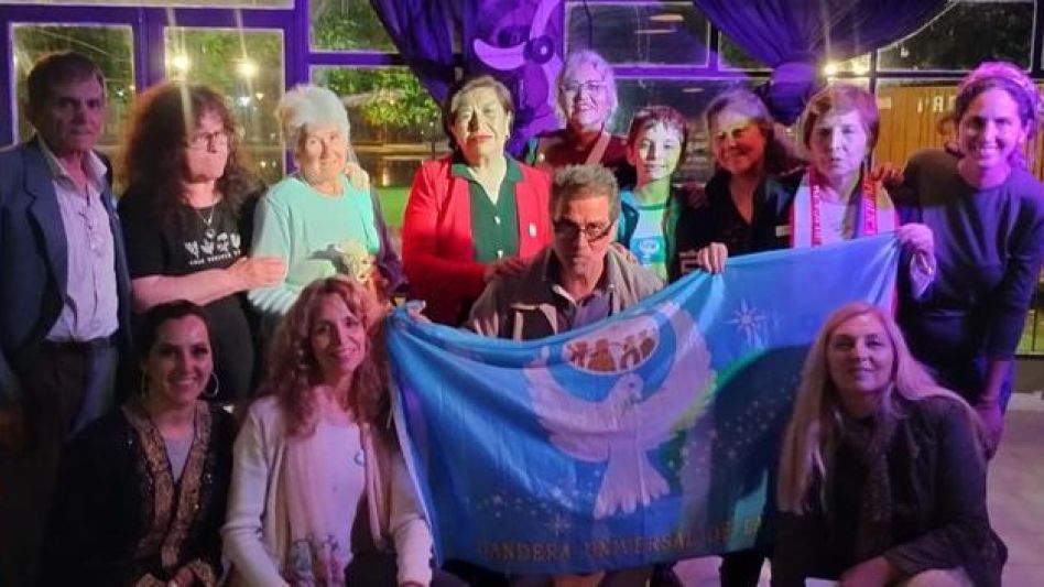 Entrega de premios en el Balneario con artistas y literatos presentes.   GENTILEZA NORMA PERALTA
