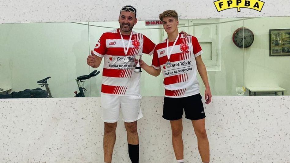 Martín Martínez y Agustín Gelso casi se llevan el título de Cuarta para Chillar.  En el partido definitorio perdieron frente a sus pares de Pelota Chascomus D.