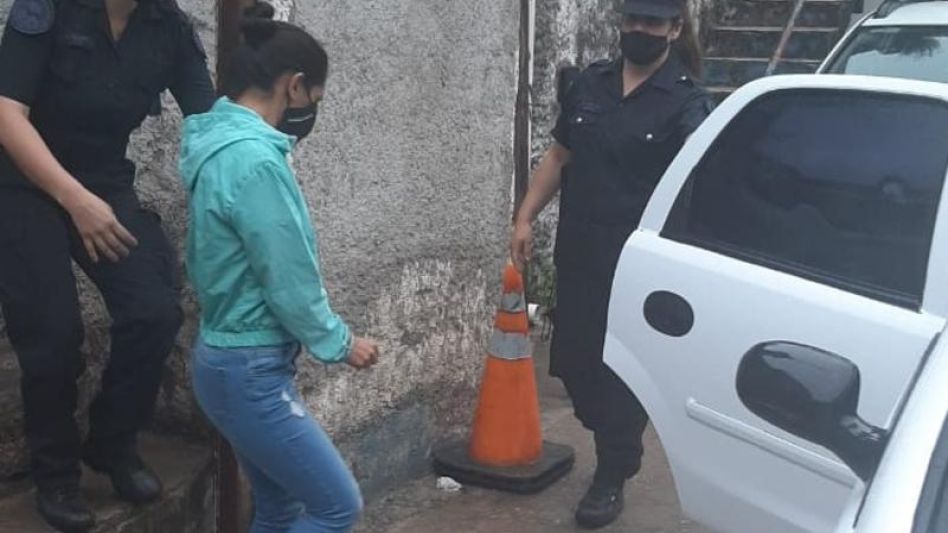 La joven condenada en este juicio abreviado. La imagen corresponde a octubre de 2020, cuando resultó detenida por una infracción a la llamada ley de drogas.  ARCHIVO/EL TIEMPO