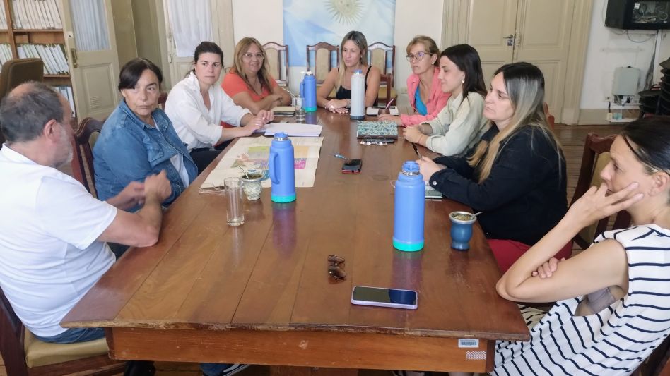La Comisión Ad-Hoc de "Nomenclatura Vial Urbana" mantuvo una reunión con el Arq. Mansilla
