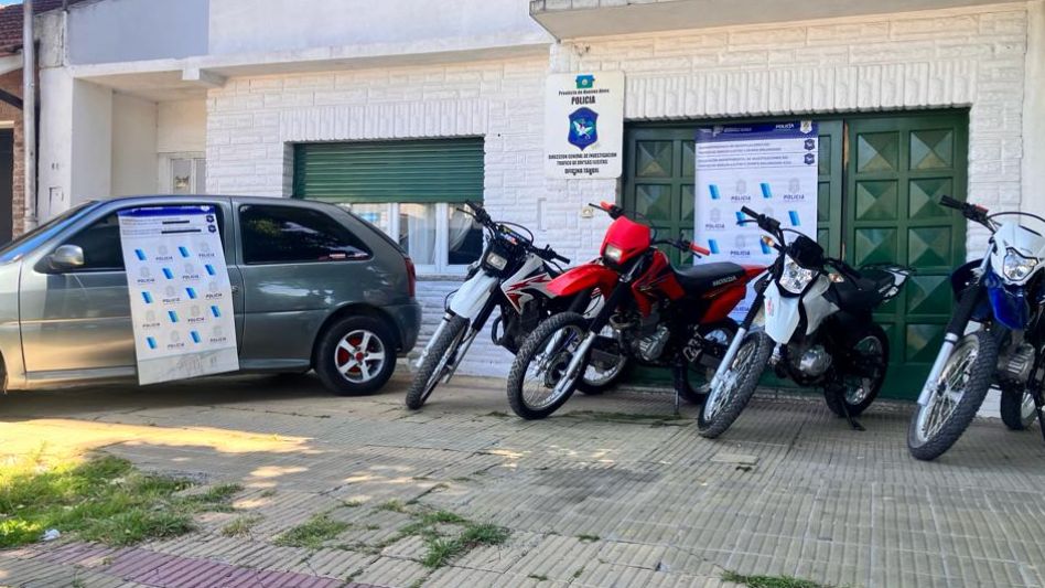 Policías saturaron las calles de Barrio Las Tunitas para de efectivizar ocho allanamientos por comercio de drogas
