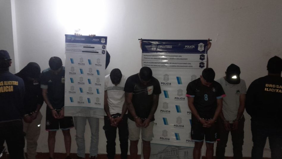 Policías saturaron las calles de Barrio Las Tunitas para de efectivizar ocho allanamientos por comercio de drogas