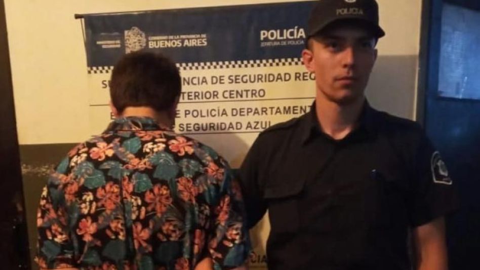 El imputado se encuentra nuevamente en libertad. Una manda judicial le prohíbe mantener contacto con el vecino al que mordió y le arrancó parte de un dedo.  CPA/PBA