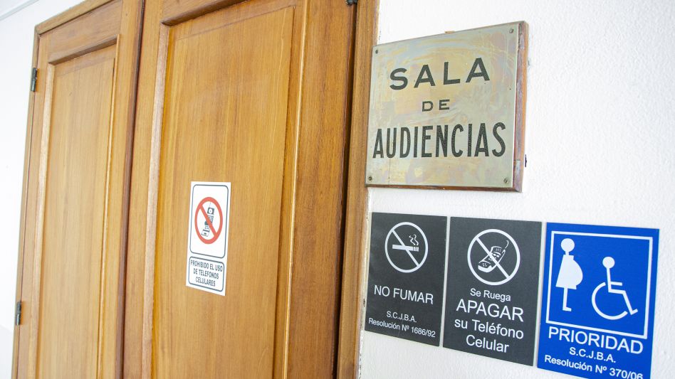 El imputado, en este juicio desarrollado en el TOC 1 de Azul, también fue condenado por un hecho de desobediencia. FOTO: NACHO CORREA/