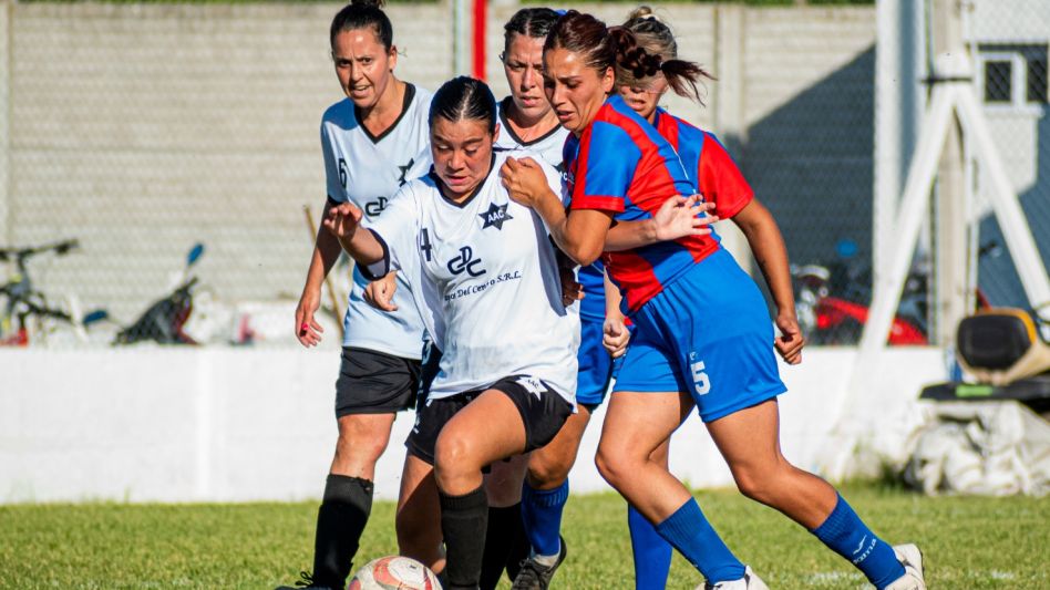 San José y Athletic igualaron en dos tantos en un encuentro que se disputó en el Luis Ceferino Galloso. Foto: Nicolás Murcia. 