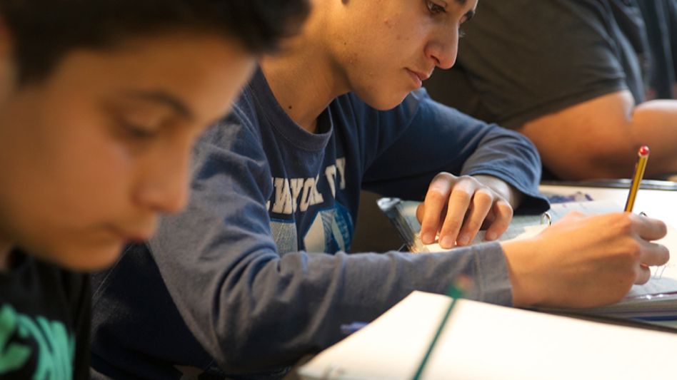 Más de la mitad de los alumnos están debajo del nivel básico en Matemática, Lectura y Ciencias