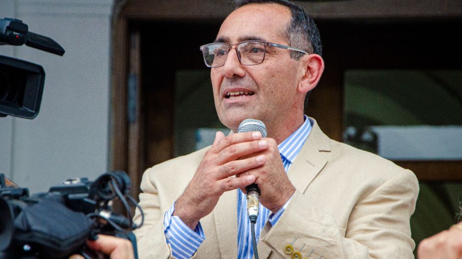 Nelson Sombra: "Los azuleños y las azuleñas somos la solución"