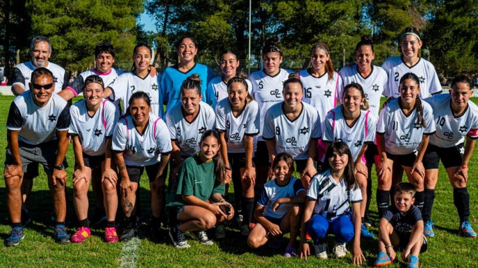 Athletic le ganó a Cemento por 2 a 0 y se adelantó en la serie decisiva de Fútbol Femenino. Foto: Nicolás Murcia.