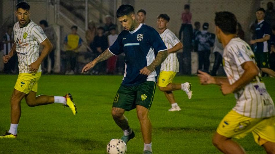 La jornada incluyó tres partidos en el estadio de Alumni Azuleño, donde después de varios años regresó el Partido de las Estrellas. Foto: Nicolás Murcia.