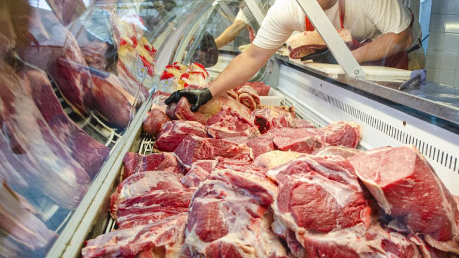 El comerciante azuleño José Pepe Sánchez habló sobre la baja registrada en el precio de la carne. NACHO CORREA
