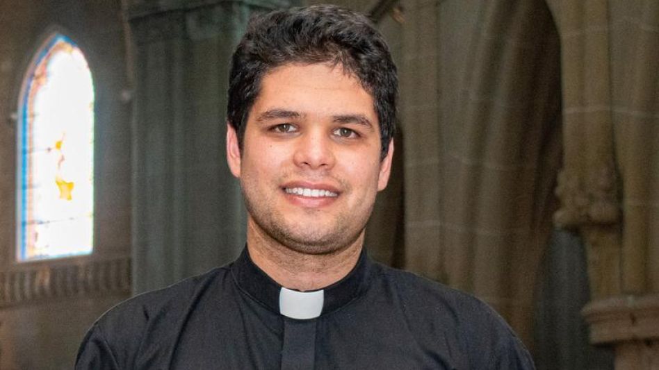 Azul tiene un nuevo sacerdote: Gonzalo De la Rosa  
