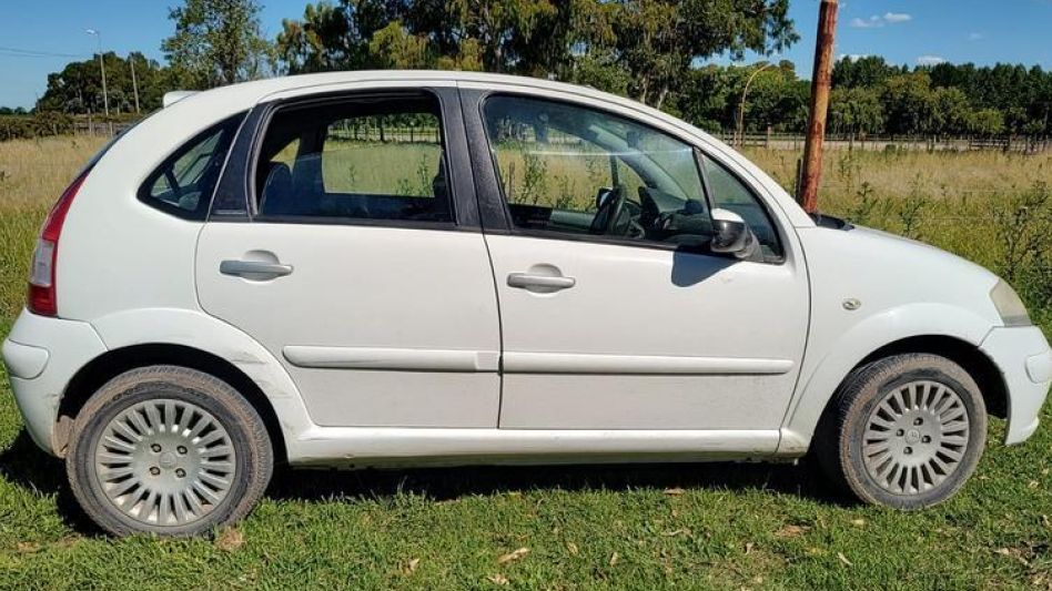Durante el procedimiento que finalizara con la aprehensión del investigado se recogió el auto en que ese hombre se trasladaba.