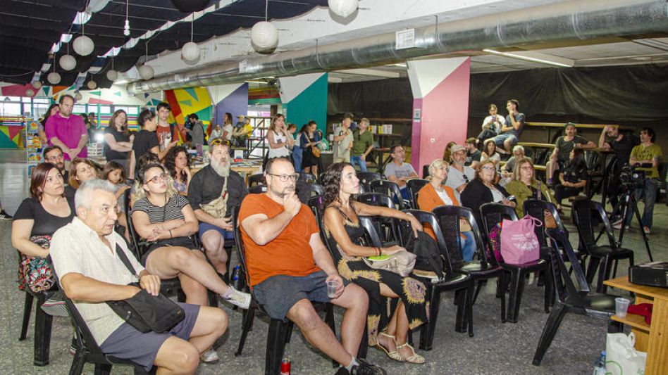 Los espacios de lectura protagonizaron las jornadas. De hecho las librerías de la ciudad montaron sus puestos y acompañaron la propuesta.     FOTO NACHO CORREA 