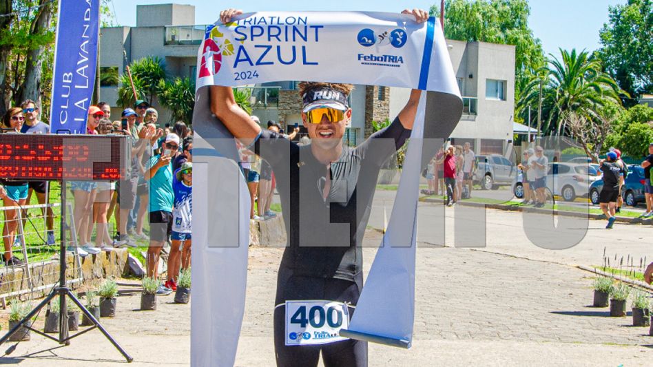 Flavio Morandini, otra vez fue el mejor del Triatlón de Azul. Foto: Nacho Correa.