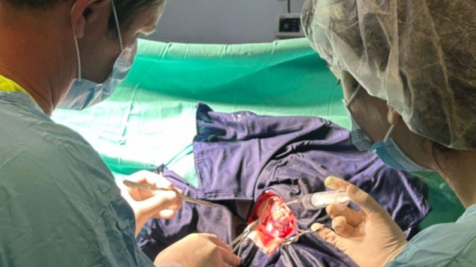 Operación inédita: le sacaron un tumor cerebral a un adolescente y lo mantuvieron despierto