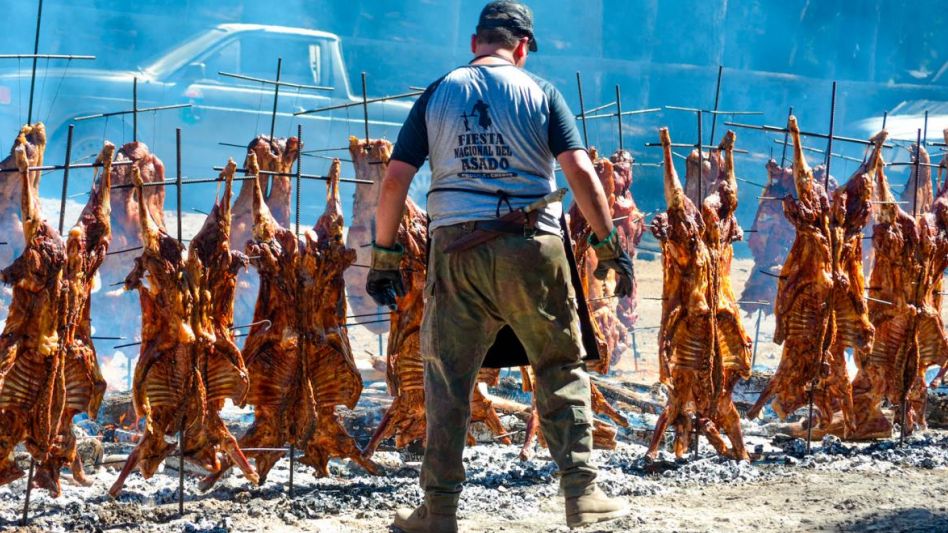 La localidad de Cholila se prepara para celebrar la Fiesta Nacional del Asado