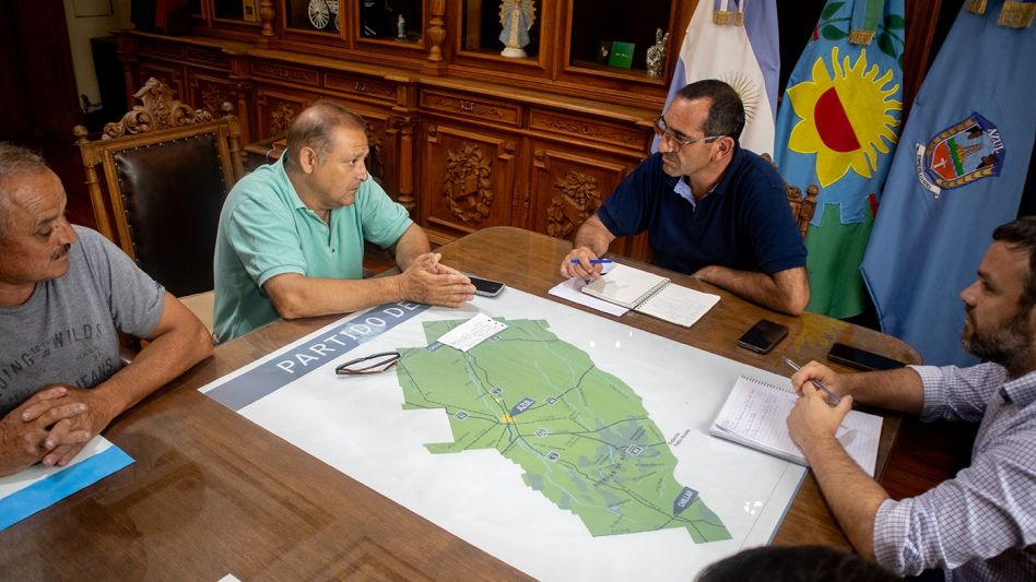 El intendente se reunió   con apicultores azuleños