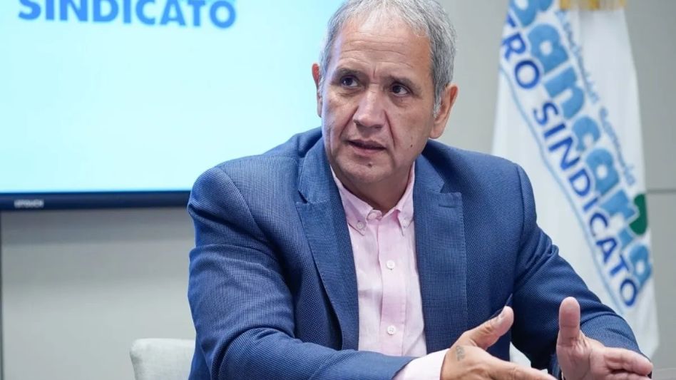 Bancarios acuerdan un salario inicial de $ 904.357,68