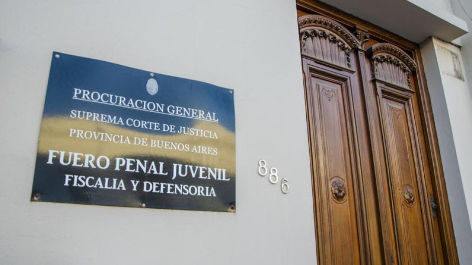 En el Fuero Penal Juvenil un adolescente que recientemente cumplió 17 años sigue acumulando causas y está detenido otra vez. Ahora, por un robo en una despensa sucedido el pasado 12 de enero.  NACHO C