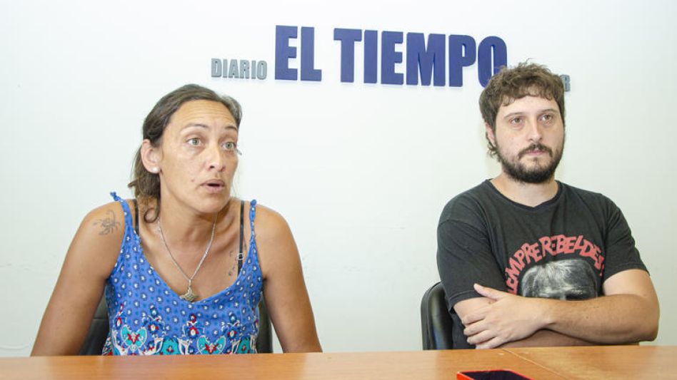 Analía Bertot y Nahuel Mirande, integrantes de la Asamblea Abierta Vecinal, dialogaron con EL TIEMPO.   NACHO CORREA