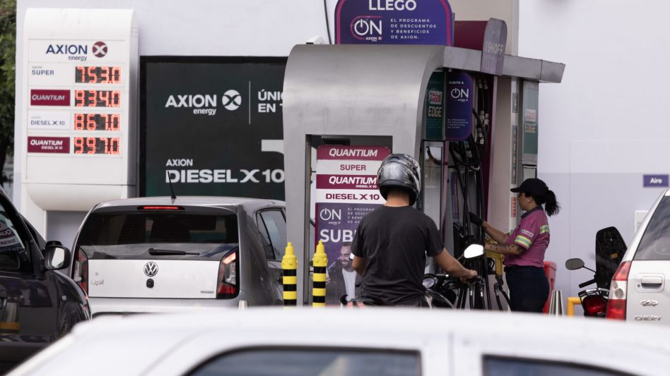 El Gobierno evalúa subir un impuesto y la nafta tendría un nuevo ajuste desde el jueves