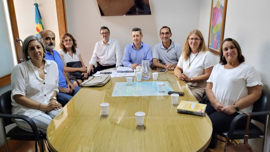 El intendente Sombra participó de una reunión de   trabajo por el Instituto de Hidrología de Llanuras 