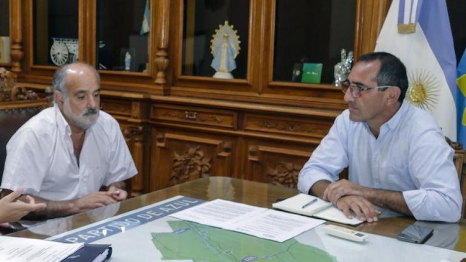 El intendente Nelson Sombra y Luis Vives, director del IHLLA. PRENSA MUNICIPAL