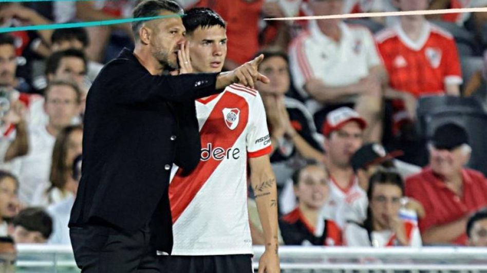 Franco Mastantuono es el décimo quinto   jugador azuleño de debutar oficialmente 