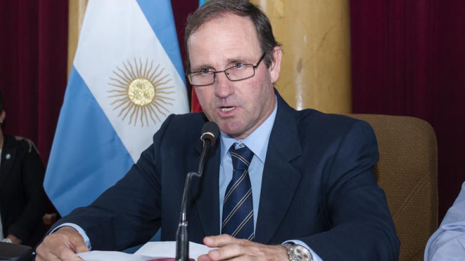 El concejal de Podemos Azul y presidente del Concejo Deliberante Juan Louge, realizó una publicación en sus redes sociales en la que desmintió al Intendente.