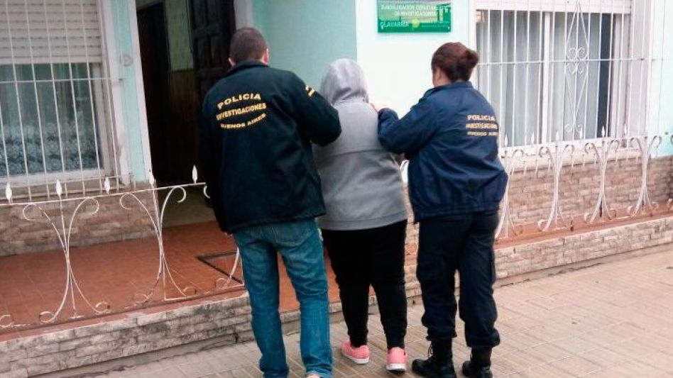 Las mujeres implicadas en estas maniobras delictivas -en la foto una de ellas- habían sido detenidas en Olavarría a fines de marzo de 2018. Días atrás fue condenada la tercera de las encausadas. 