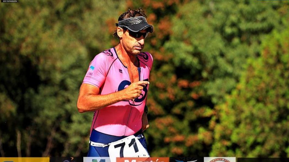 Matías Ortega fue uno de los azuleños que participó en el Triatlón que se desarrolló el domingo en Tandil. FACEBOOK FEBOTRIA