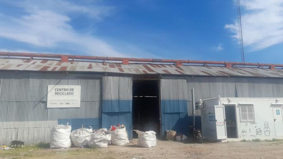 El Centro de Reciclado está ubicado en Villa Piazza Centro y al mismo se accede por calle Malvinas.