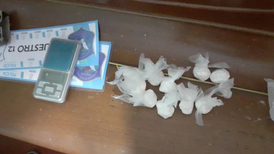 Cocaína fraccionada. En una cantidad superior a los cien gramos, fue incautada durante este procedimiento antidrogas. FOTOS Y VIDEO: DROGAS ILÍCITAS AZUL/PBA    PIE DE FOTO 2  