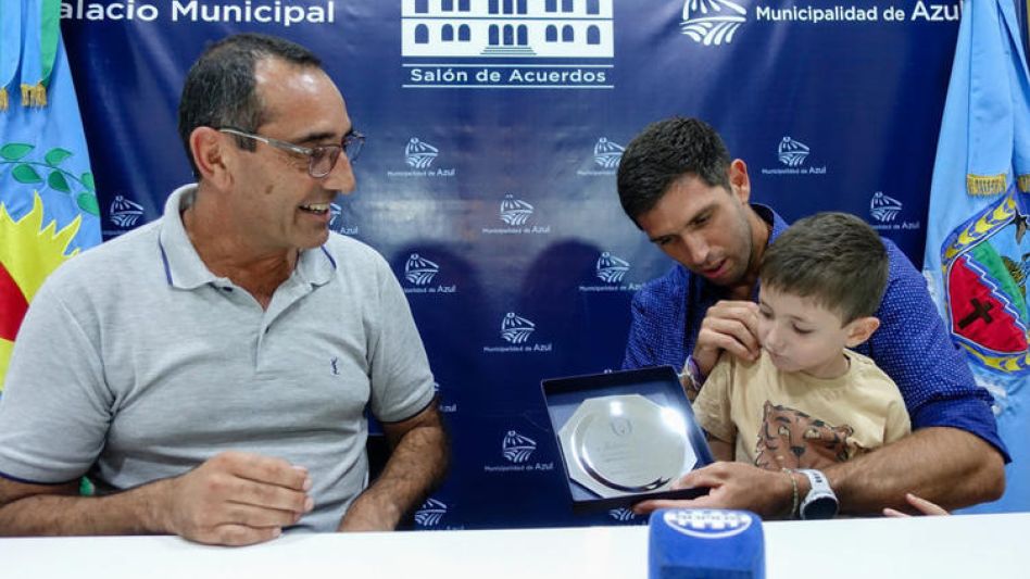  Reconocimiento comunal a Federico Delbonis